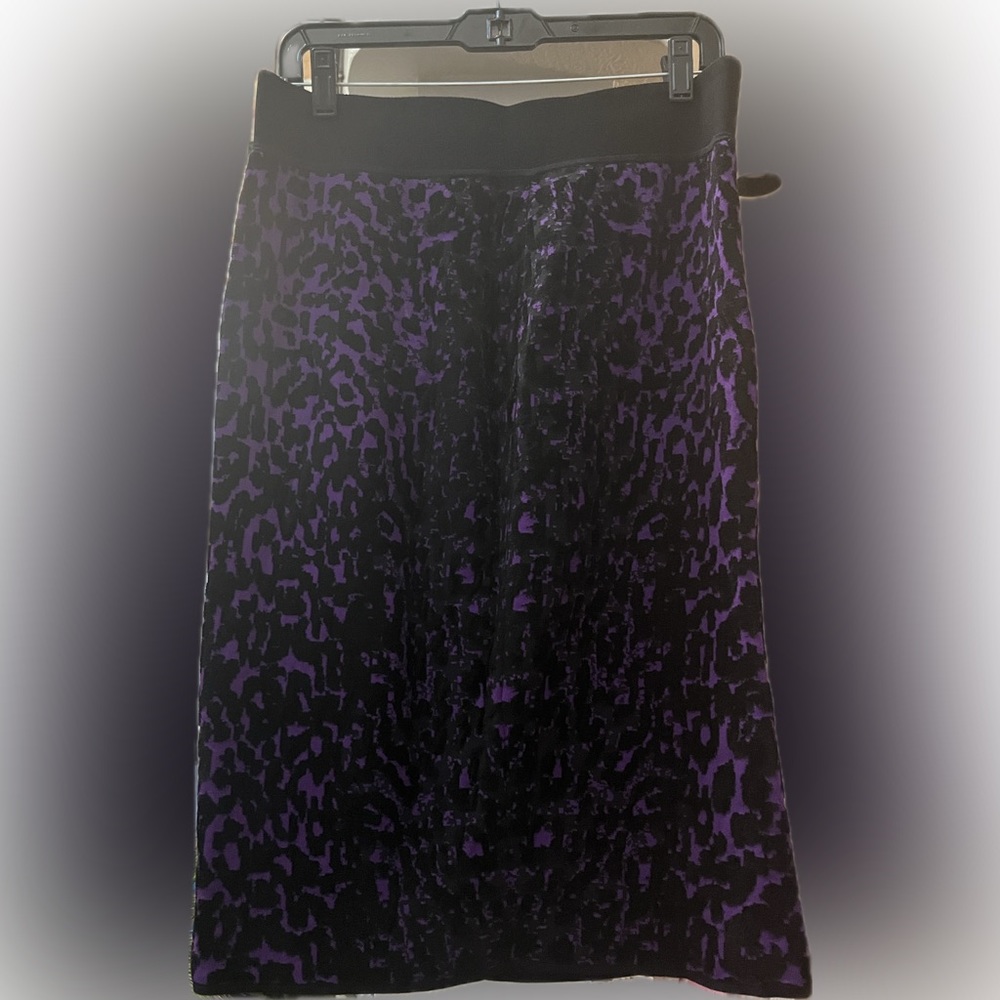 Carlisle, purple and‎ black animal, print skirt, new without tags, size large - Picture 2 of 5